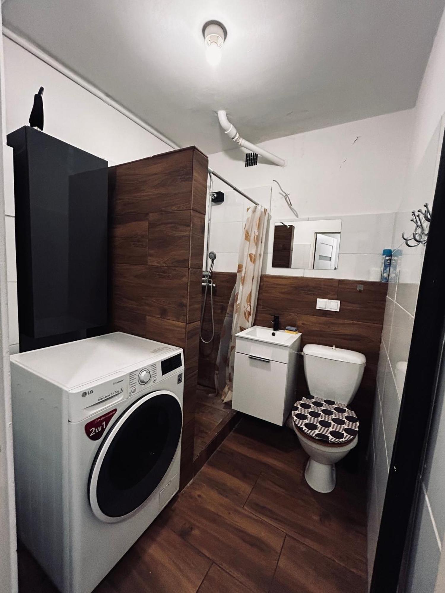 Kawalerka Blisko Srodmiescia Apartment กดัญสก์ ภายนอก รูปภาพ